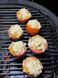 Gevulde tomaten met zoete aardappel