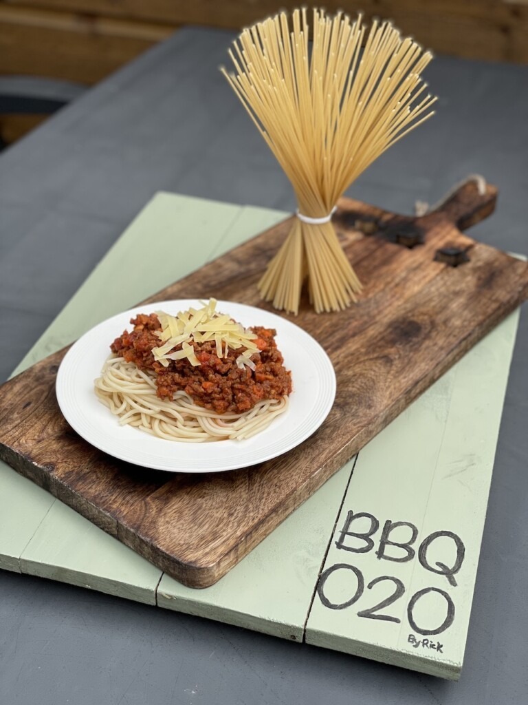 Heerlijke BBQ020 spaghetti, deze pastasaus is echt geweldig gemaakt op de BBQ